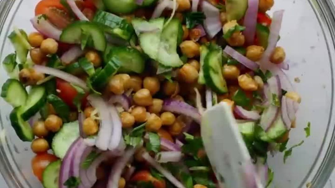 ⁣Your Favorite Protein Salad Recipe   -    وصفة سلطة البروتين المفضلة لديك