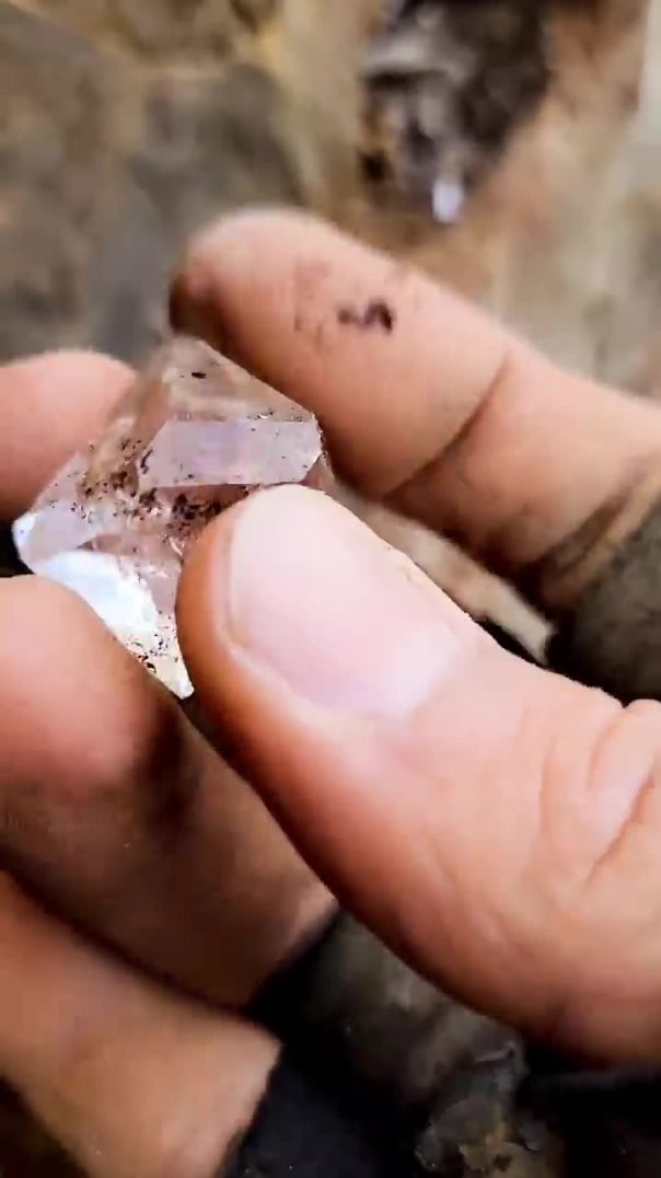 ‼️We Found THIS‼️ 500 Million Yr Old Herkimer Diamond GEM from NY! ⛏️💎 #shorts