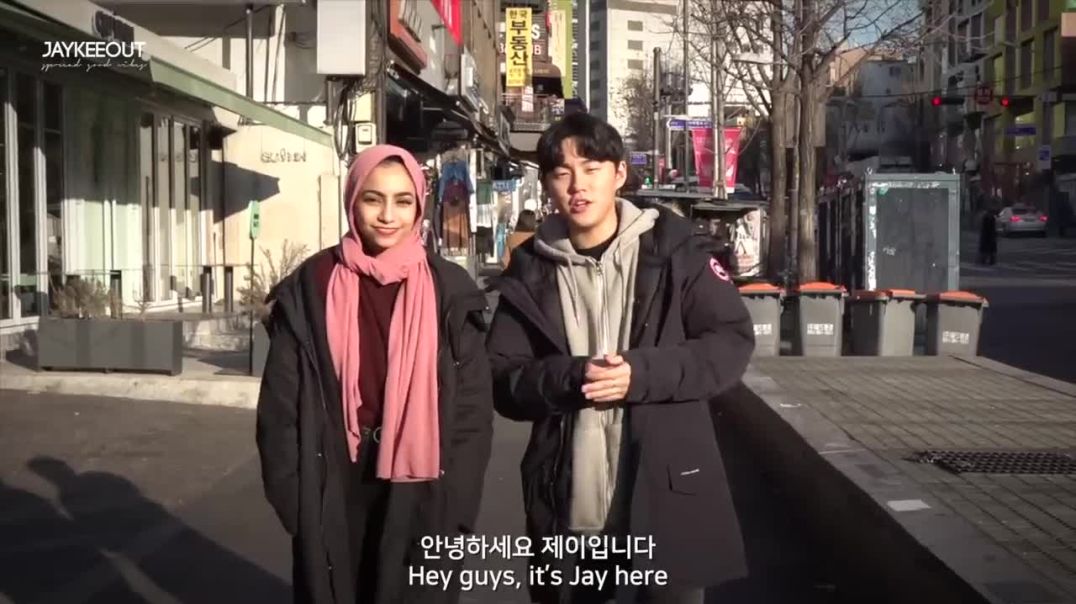 would Korean elders help out a Muslim tourist  s